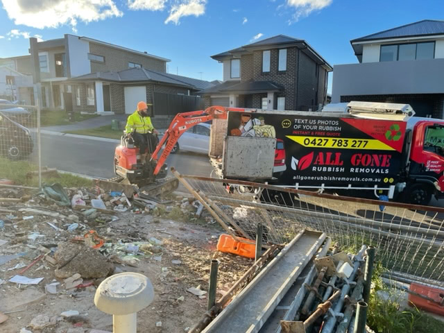 removing construction waste by the removalist