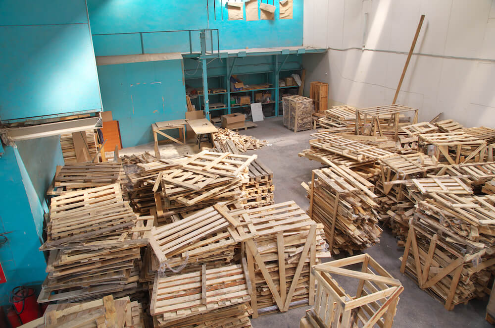 Dump of wooden pallets (1)